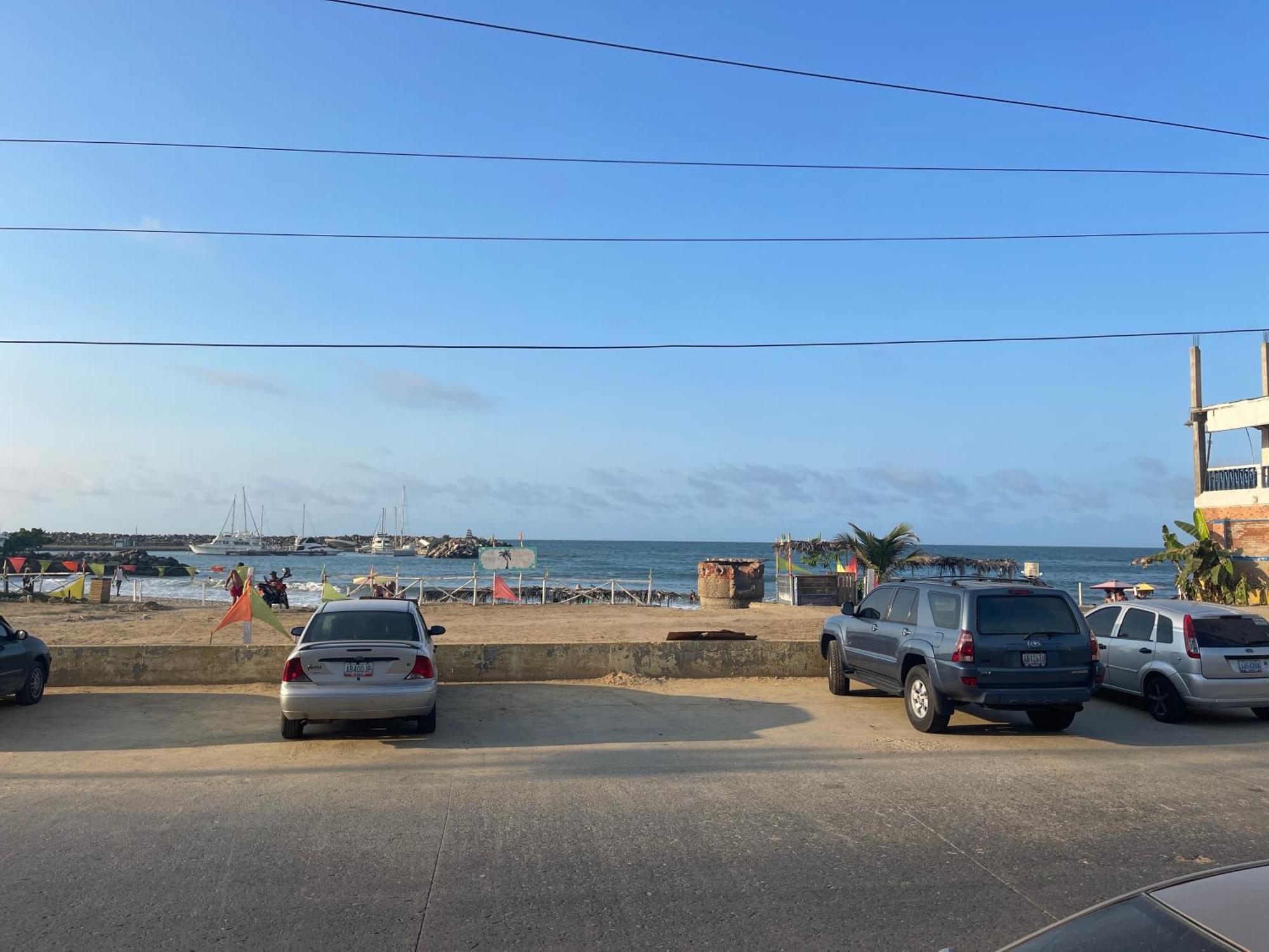 Hotel Brisas Del Mar 2022 Catia La Mar Екстериор снимка